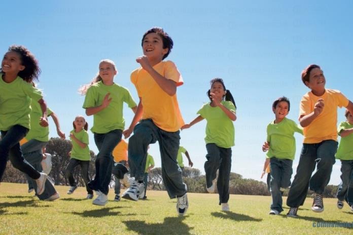 niños corriendo